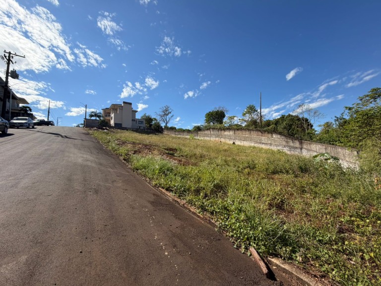 TERRENOS À VENDA NO CONDOMÍNIO BELVEDERE