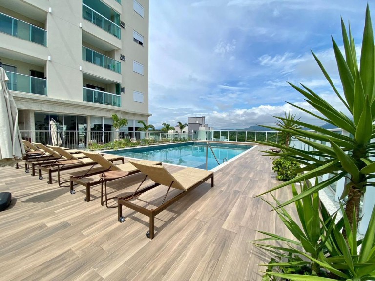 APARTAMENTO DE 80 M² EM ITAPEMA-SC