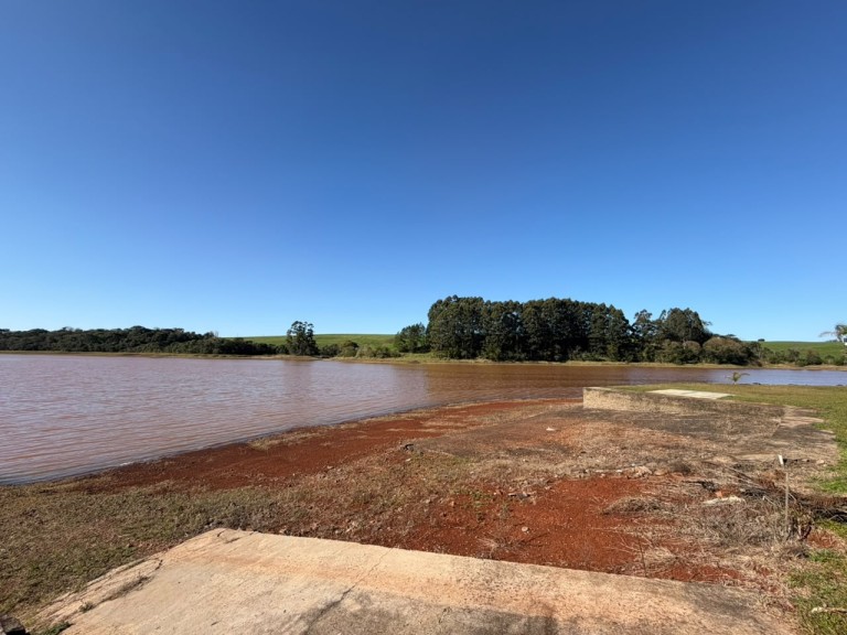 CHÁCARA NO CONDOMÍNIO RURAL PARQUE DA AMIZADE