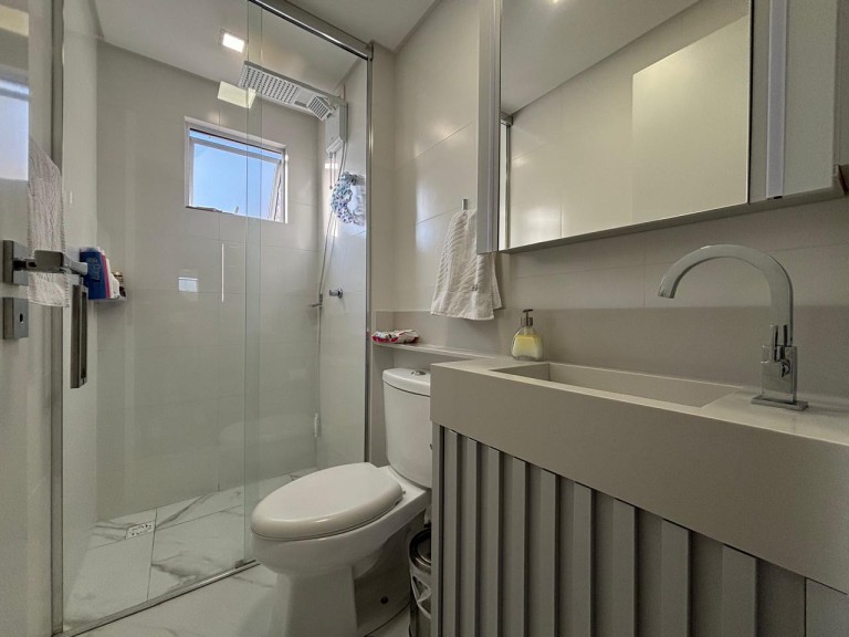 APARTAMENTO MOBILIADO EM ITAPEMA-SC