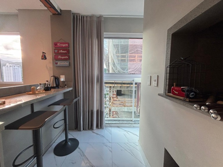 APARTAMENTO MOBILIADO EM ITAPEMA-SC