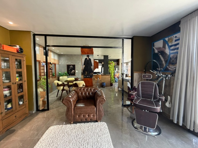 CASA MOBILIADA DE 186 M² EM NOVO XINGU-RS