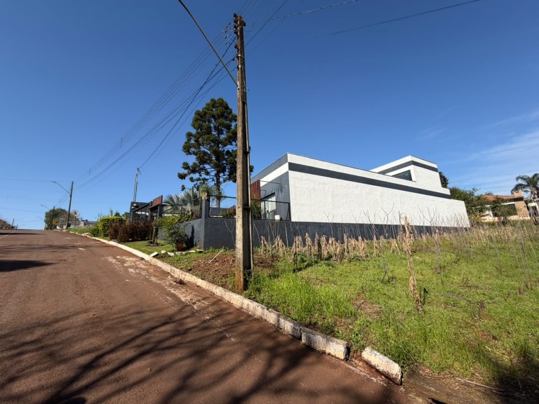 CASA MOBILIADA DE 186 M² EM NOVO XINGU-RS