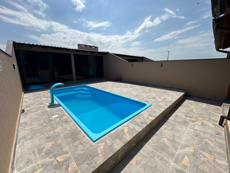 RESIDÊNCIAS À VENDA EM BALNEÁRIO GAIVOTA-SC