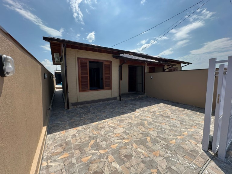 RESIDÊNCIAS À VENDA EM BALNEÁRIO GAIVOTA-SC