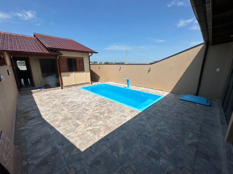 RESIDÊNCIAS À VENDA EM BALNEÁRIO GAIVOTA-SC