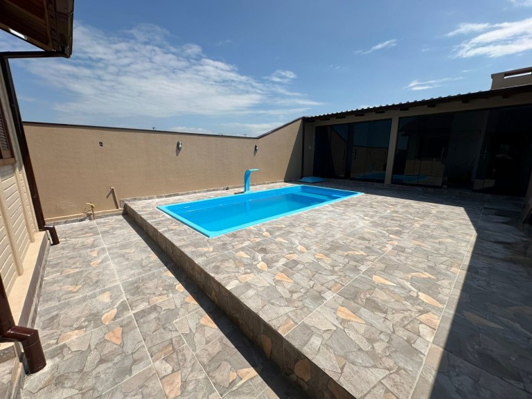 RESIDÊNCIAS À VENDA EM BALNEÁRIO GAIVOTA-SC