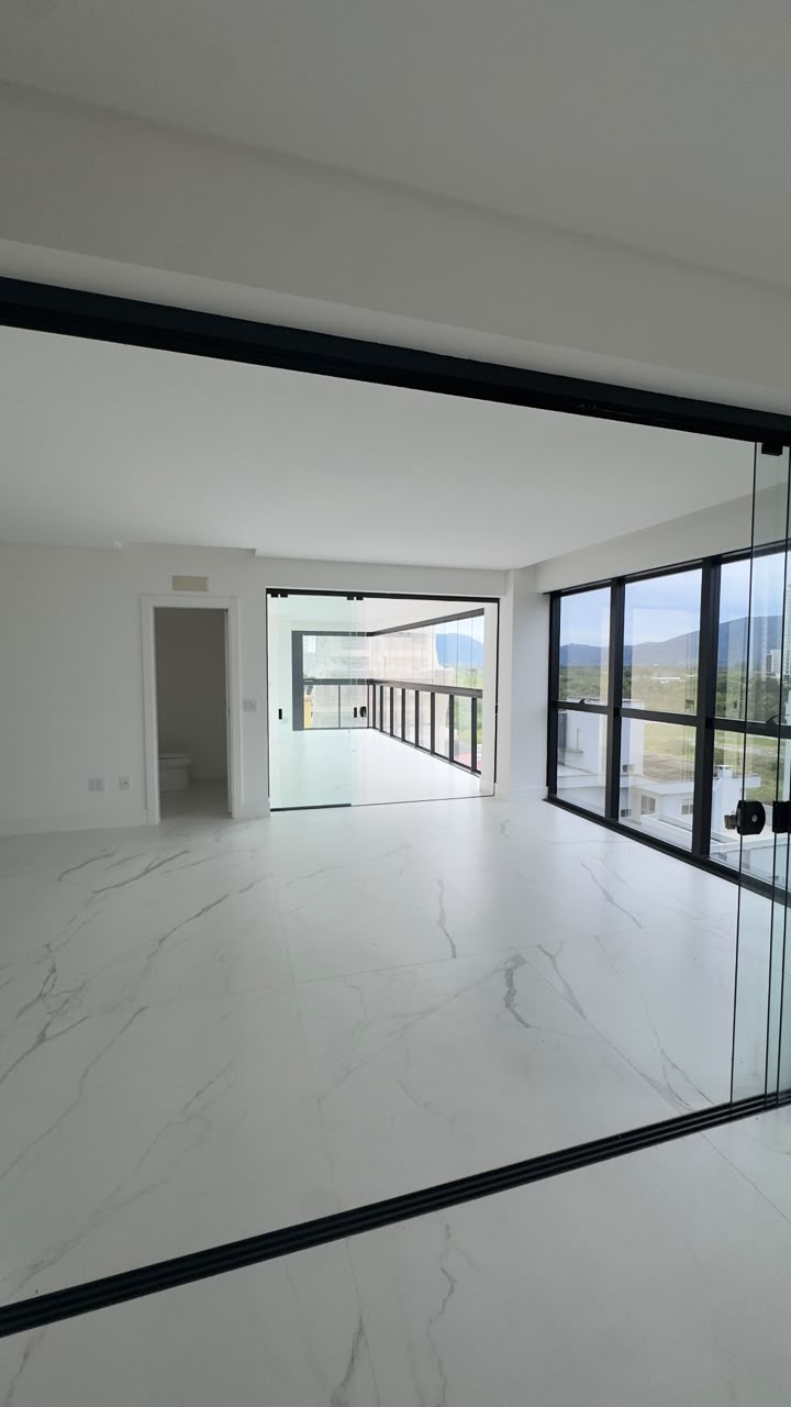 APARTAMENTO DE 179 M² EM ITAPEMA-SC