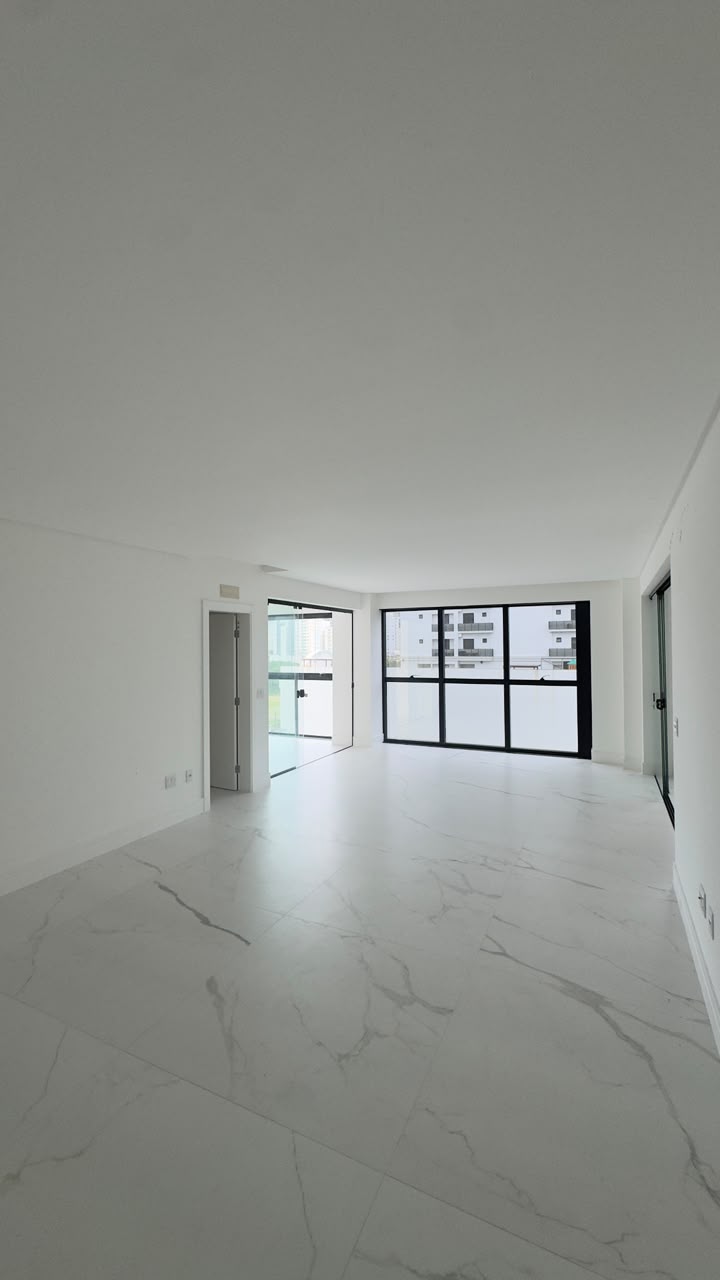 APARTAMENTO DE 179 M² EM ITAPEMA-SC
