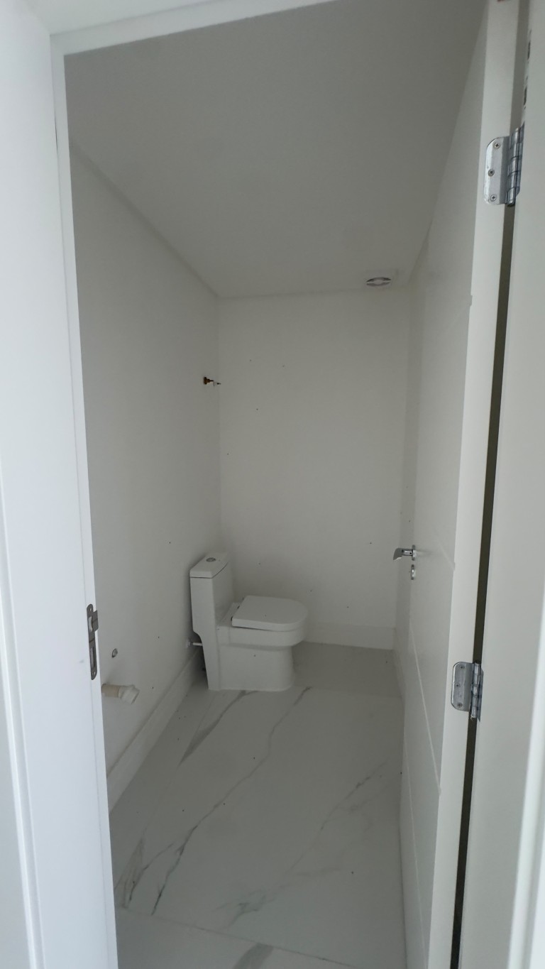 APARTAMENTO DE 179 M² EM ITAPEMA-SC