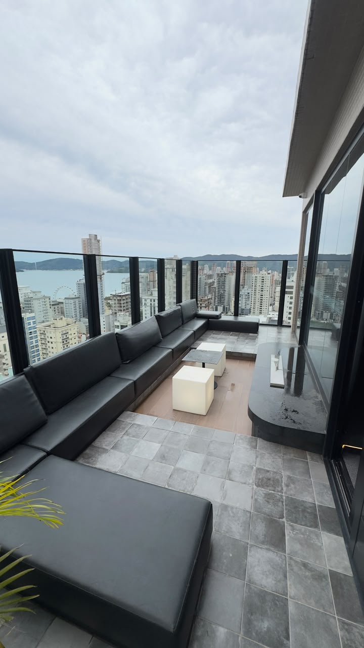 APARTAMENTO DE 179 M² EM ITAPEMA-SC