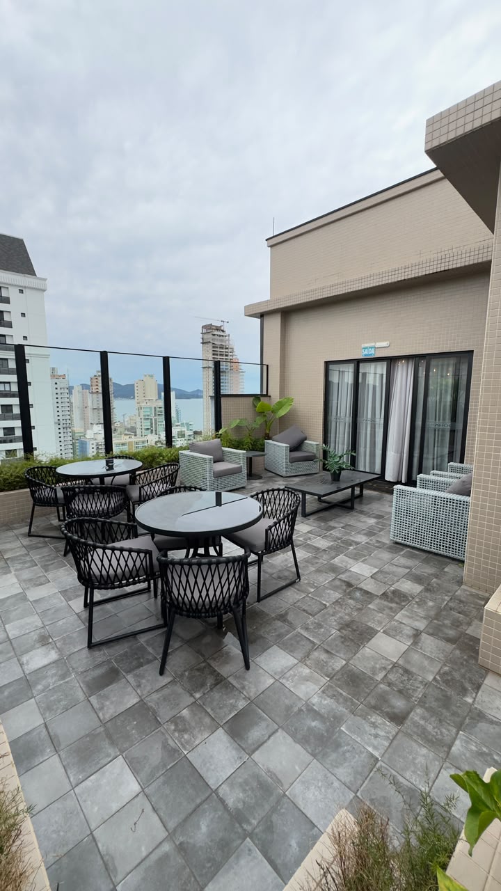 APARTAMENTO DE 179 M² EM ITAPEMA-SC