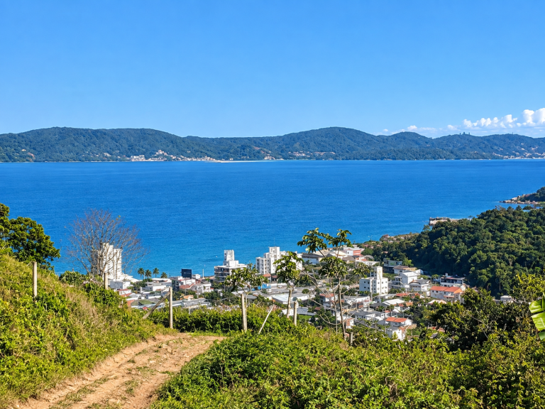 ÁREA DE 4.6 HA EM ITAPEMA-SC
