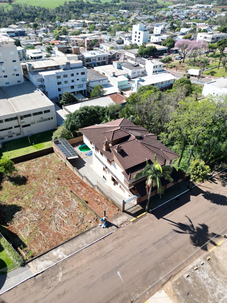 EDIFÍCIO DE 630 M² NO CENTRO DE CONSTANTINA-RS