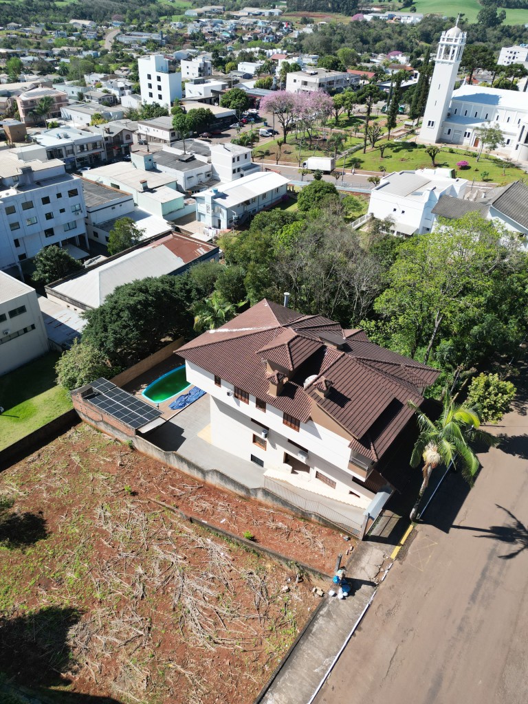 EDIFÍCIO DE 630 M² NO CENTRO DE CONSTANTINA-RS