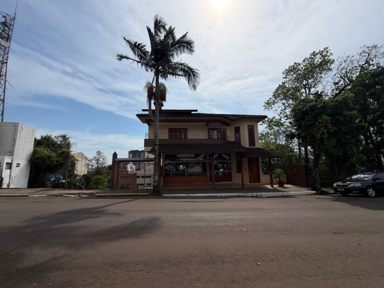 EDIFÍCIO DE 630 M² NO CENTRO DE CONSTANTINA-RS