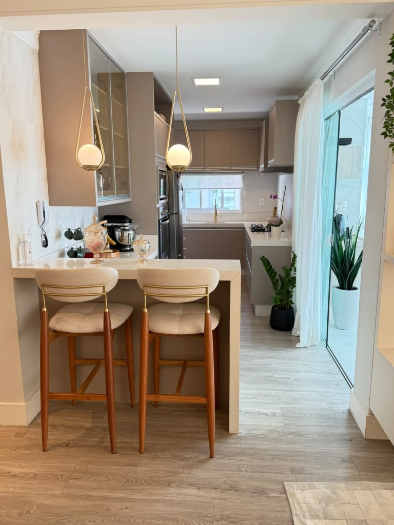 APARTAMENTO ALTO PADRÃO NO LITORAL CATARINENSE