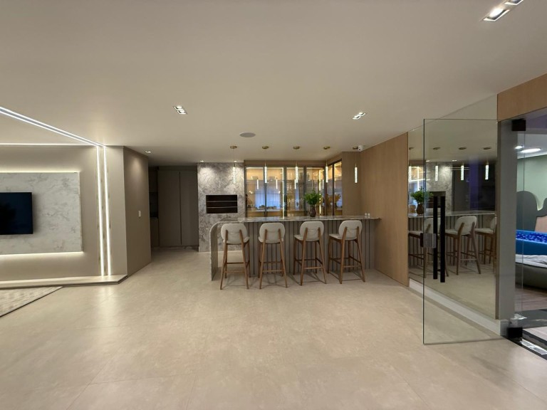 APARTAMENTO MOBILIADO EM ITAPEMA-SC
