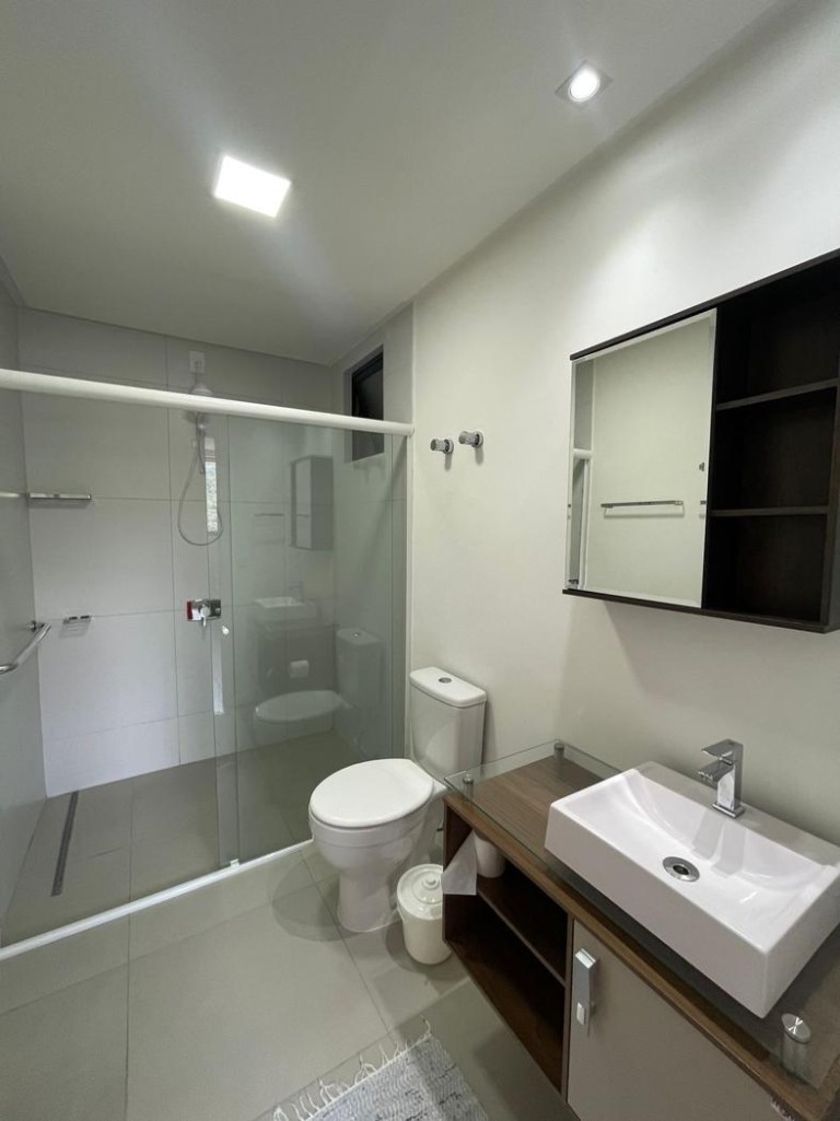 APARTAMENTO MOBILIADO EM ITAPEMA-SC