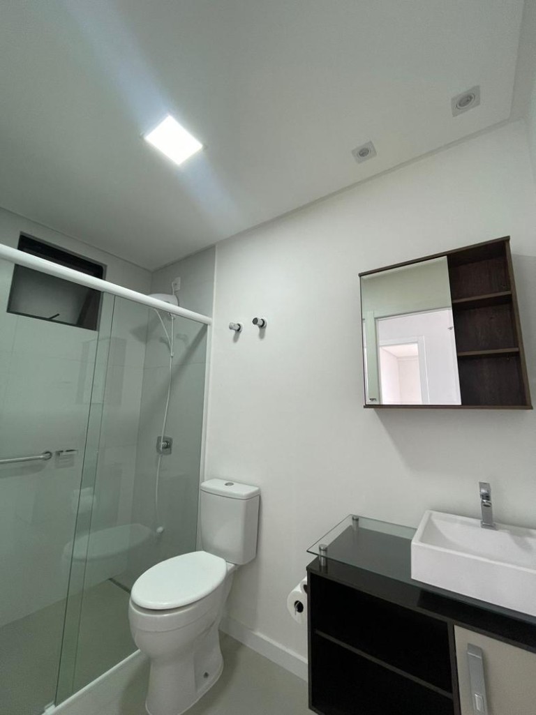 APARTAMENTO MOBILIADO EM ITAPEMA-SC