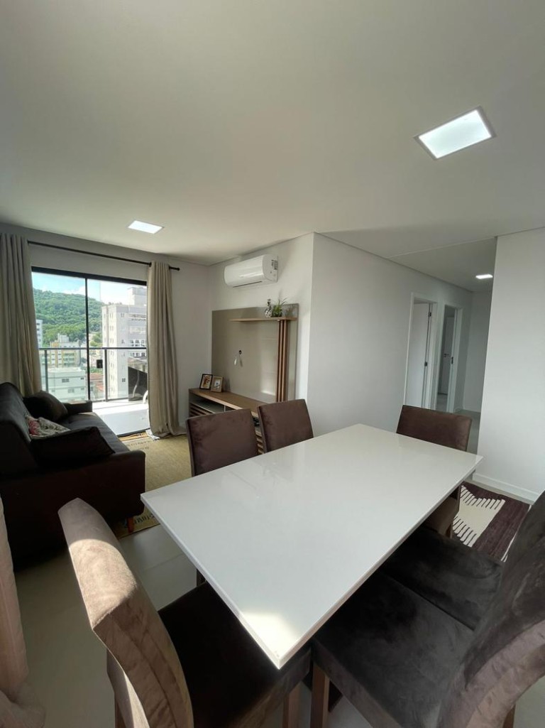 APARTAMENTO MOBILIADO EM ITAPEMA-SC