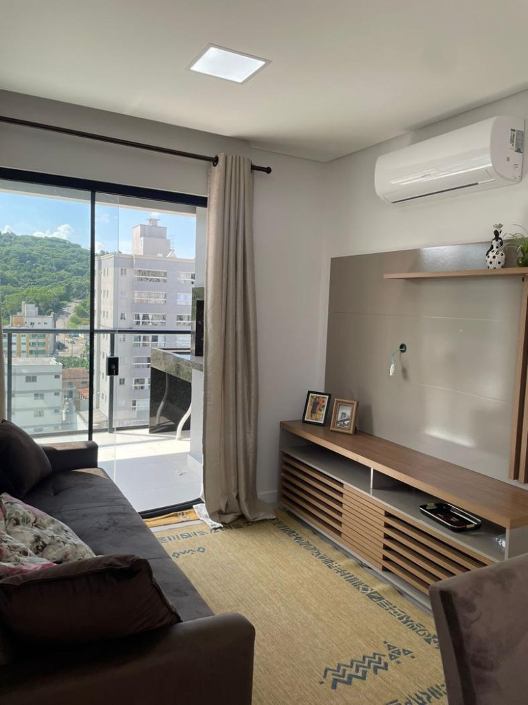 APARTAMENTO MOBILIADO EM ITAPEMA-SC