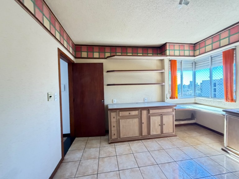 APARTAMENTO SEMI MOBILIADO NO CENTRO DE PASSO FUNDO-RS