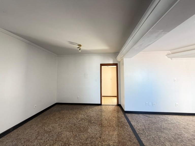 APARTAMENTO SEMI MOBILIADO NO CENTRO DE PASSO FUNDO-RS