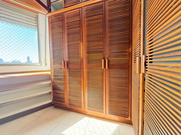 APARTAMENTO SEMI MOBILIADO NO CENTRO DE PASSO FUNDO-RS