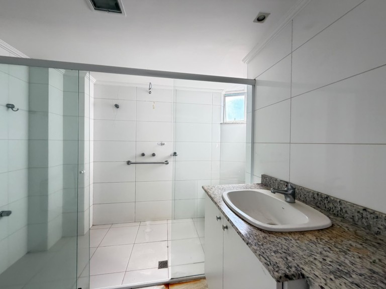APARTAMENTO SEMI MOBILIADO NO CENTRO DE PASSO FUNDO-RS