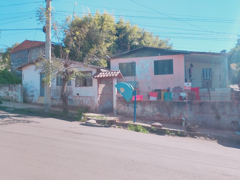 DUAS CASAS À VENDA EM PALMEIRA DAS MISSÕES-RS