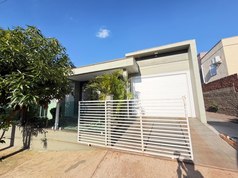CASA MOBILIADA DE 199 M² EM CONSTANTINA-RS