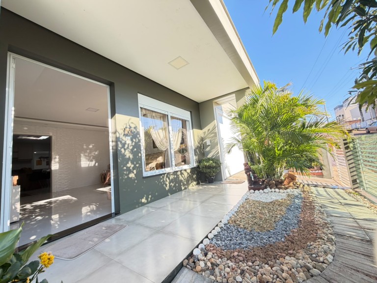 CASA MOBILIADA DE 199 M² EM CONSTANTINA-RS