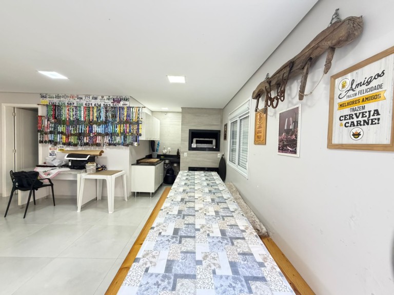 CASA MOBILIADA DE 199 M² EM CONSTANTINA-RS
