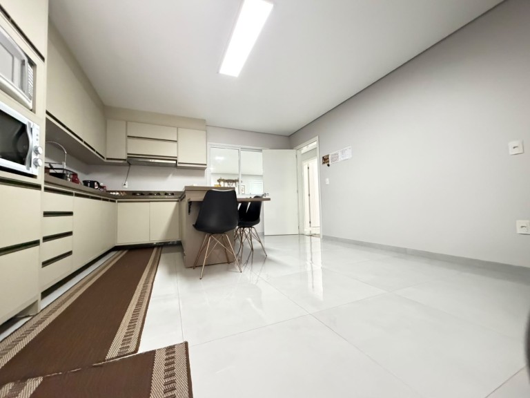 CASA MOBILIADA DE 199 M² EM CONSTANTINA-RS