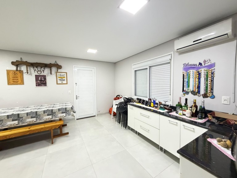 CASA MOBILIADA DE 199 M² EM CONSTANTINA-RS