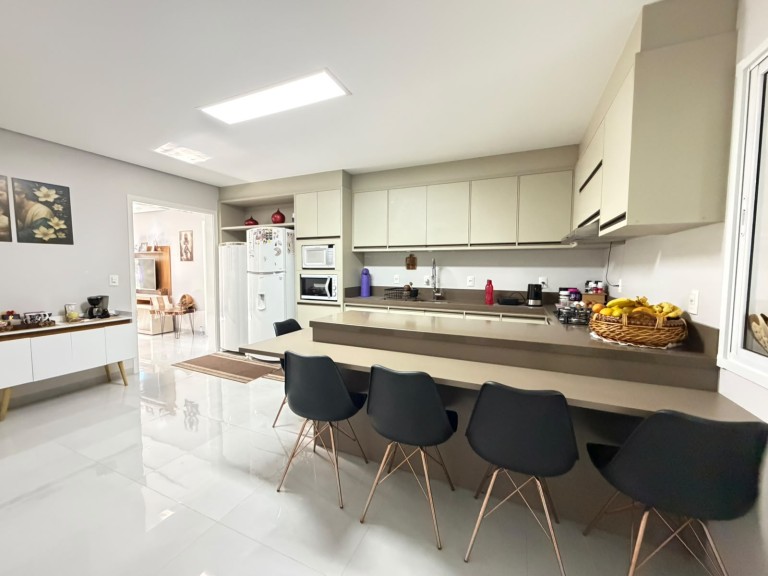 CASA MOBILIADA DE 199 M² EM CONSTANTINA-RS