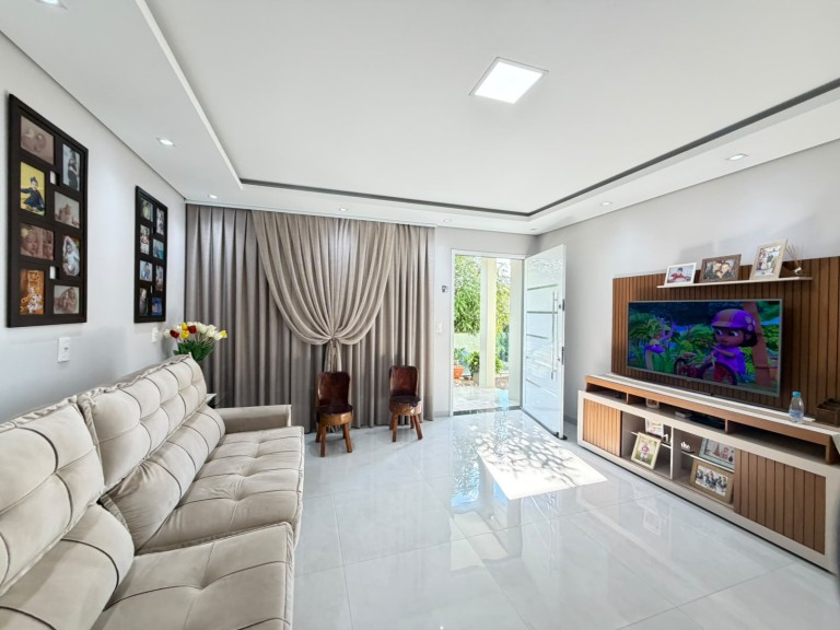 CASA MOBILIADA DE 199 M² EM CONSTANTINA-RS