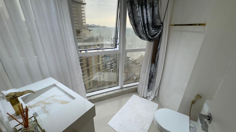 APARTAMENTO ALTO PADRÃO DE 215 M²