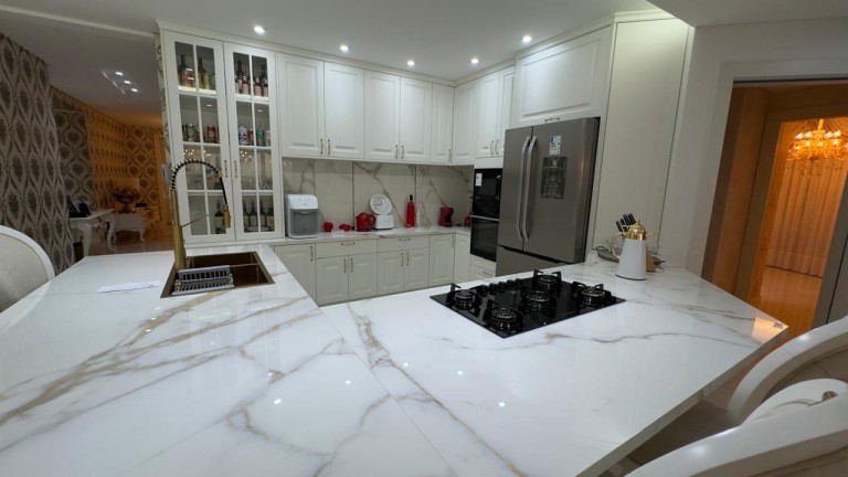 APARTAMENTO ALTO PADRÃO DE 215 M²