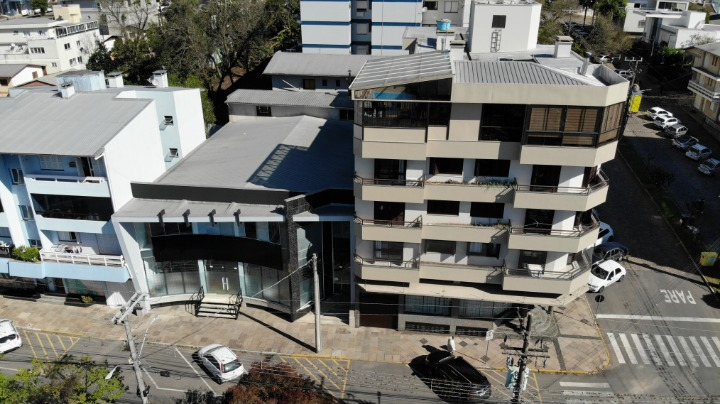 PRÉDIO COMERCIAL NO CENTRO DE VERANÓPOLIS-RS