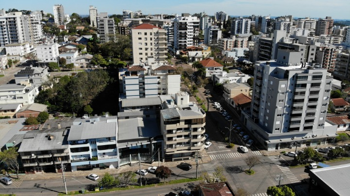 PRÉDIO COMERCIAL NO CENTRO DE VERANÓPOLIS-RS