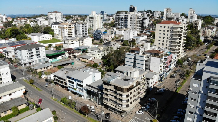 PRÉDIO COMERCIAL NO CENTRO DE VERANÓPOLIS-RS