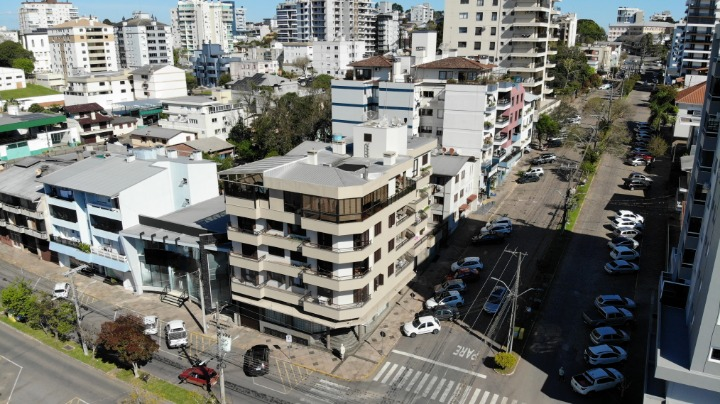 PRÉDIO RESIDENCIAL NO CENTRO DE VERANÓPOLIS-RS