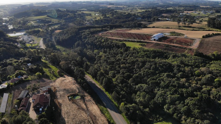 TERRENO DE 20.000 M² DE FRENTE PARA A RSC-470