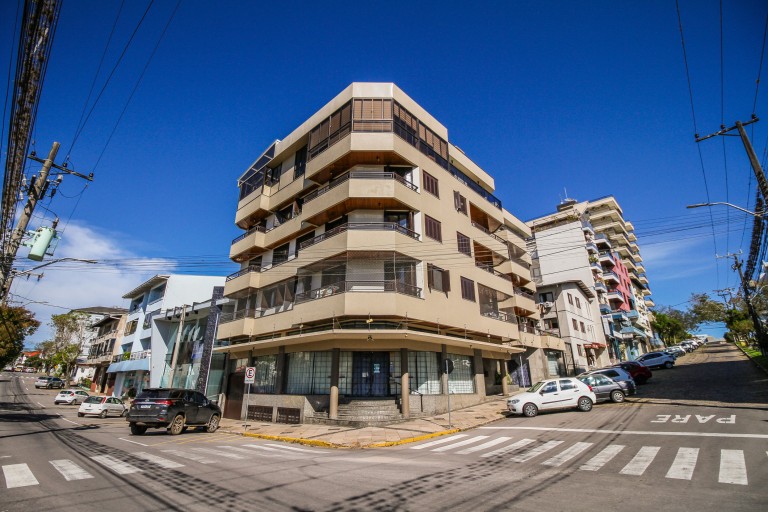 PRÉDIO RESIDENCIAL NO CENTRO DE VERANÓPOLIS-RS