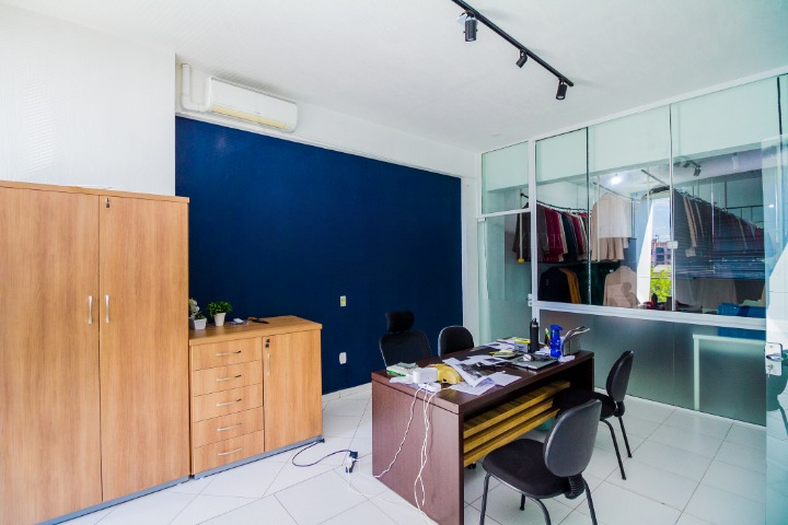 PRÉDIO COMERCIAL NO CENTRO DE VERANÓPOLIS-RS