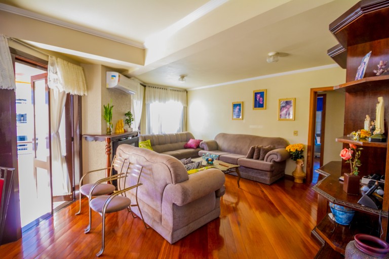 PRÉDIO RESIDENCIAL NO CENTRO DE VERANÓPOLIS-RS