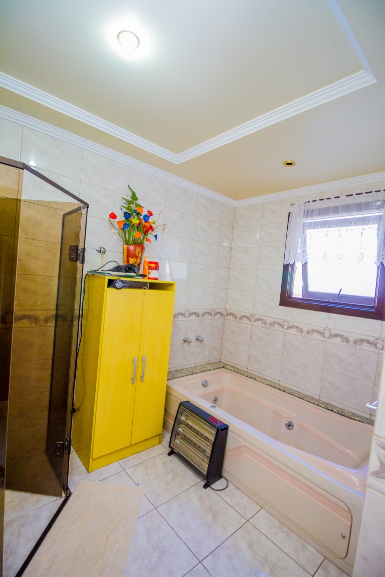 PRÉDIO RESIDENCIAL NO CENTRO DE VERANÓPOLIS-RS