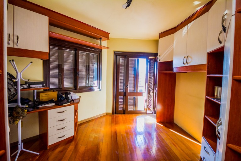 PRÉDIO RESIDENCIAL NO CENTRO DE VERANÓPOLIS-RS